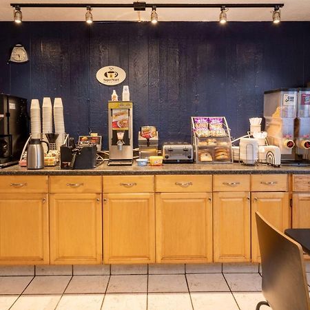 Super 8 By Wyndham Wooster Hotel Luaran gambar
