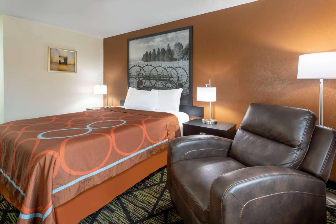Super 8 By Wyndham Wooster Hotel Luaran gambar