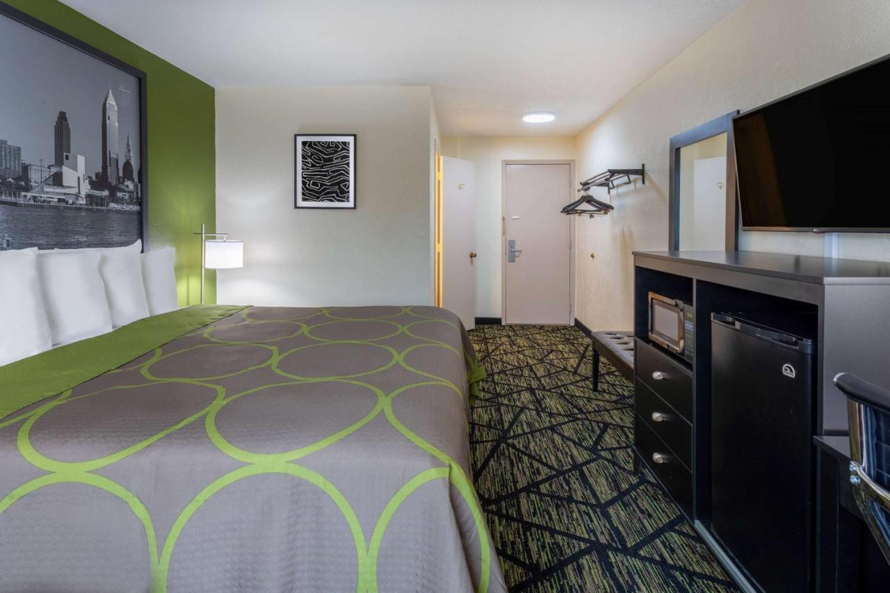 Super 8 By Wyndham Wooster Hotel Luaran gambar