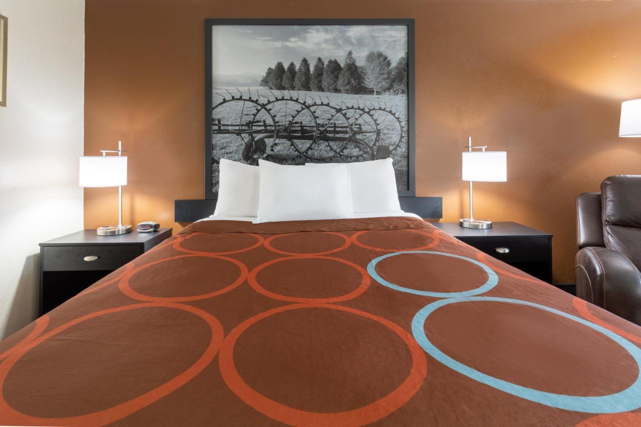 Super 8 By Wyndham Wooster Hotel Luaran gambar